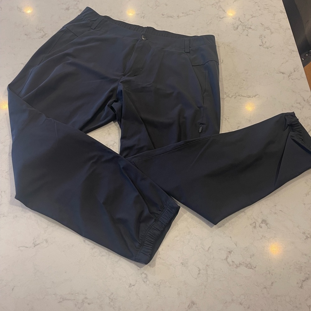 Lululemon messenger pants. 36 waist 28 inseam slate grey
